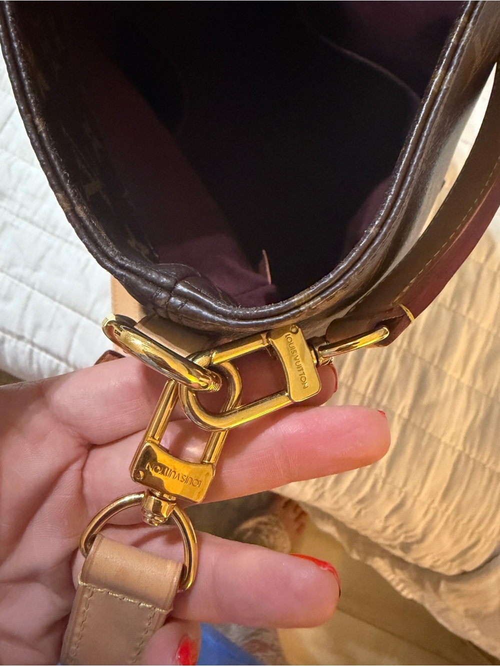 Louis Vuitton Monogram Canvas Handbag in Brown with Beige Tag - Picture 2 of 9